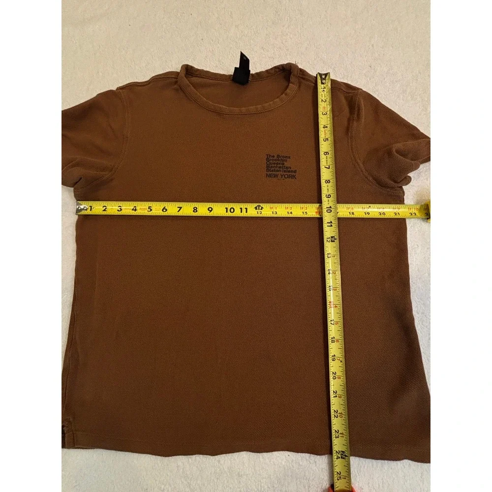 H&M New York City Boroughs Graphic T-Shirt Mens Medium Brown Waffle‎ Knit Tee
